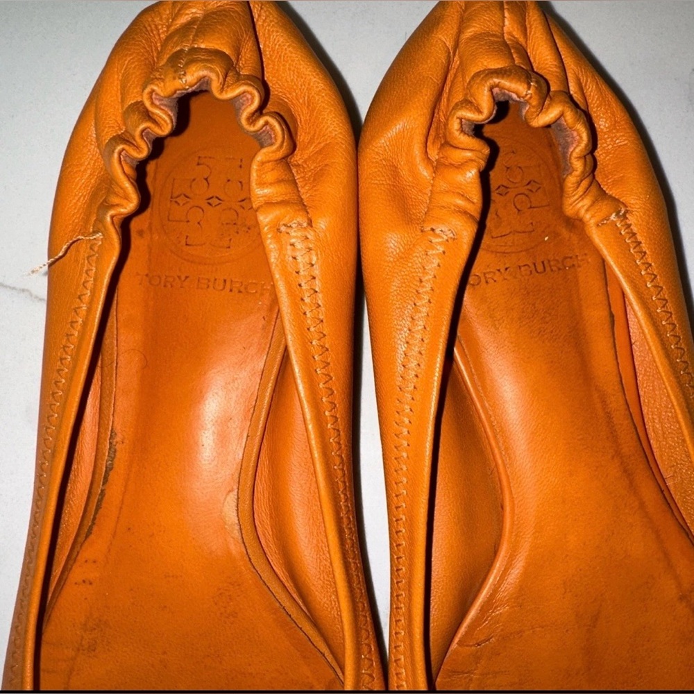 Tory Burch Womens Size 5  Reva Leather Ballet Flats Orange Gold T Logo Buckle - Picture 13 of 16